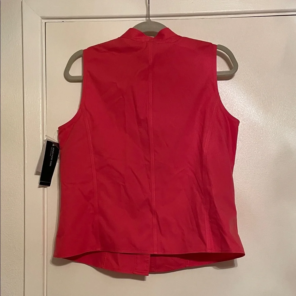 Sleeveless Coral Button-Up Top - Picture 5 of 6